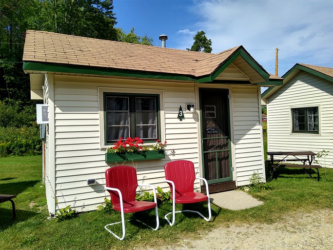 Cabins (United States of America, Cadillac, Michigan)