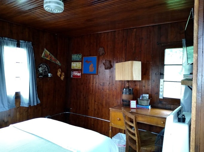 Cabins (United States of America, Cadillac, Michigan)