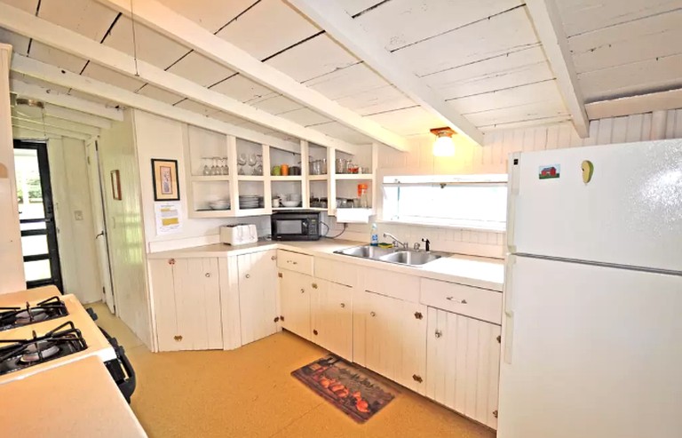 Cottages (Eastham, Massachusetts, United States)