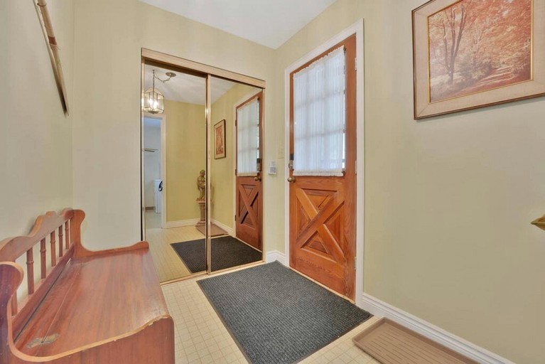 Cottages (Canada, Kirkfield, Ontario)