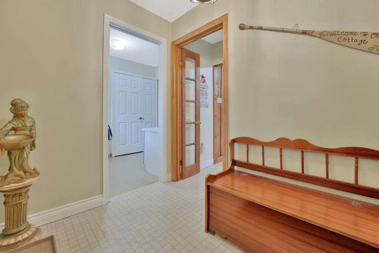 Cottages (Canada, Kirkfield, Ontario)