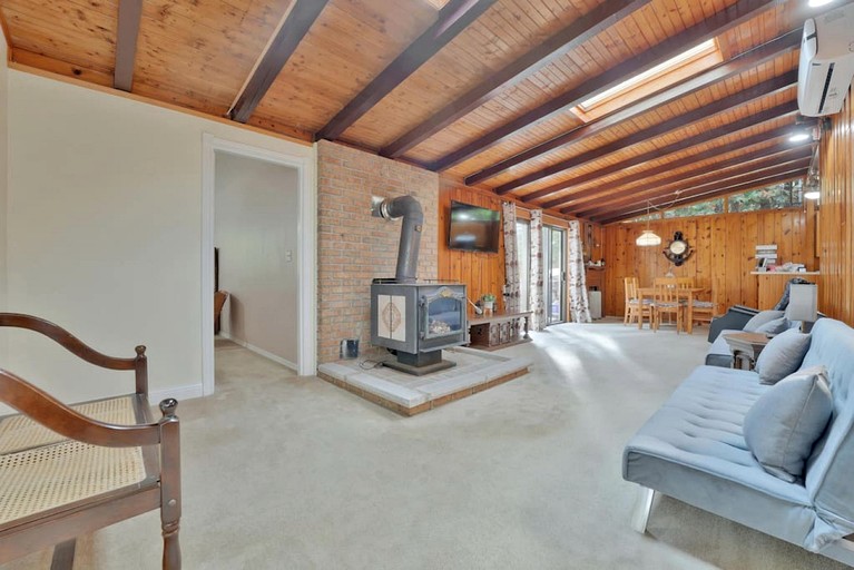 Cottages (Canada, Kirkfield, Ontario)