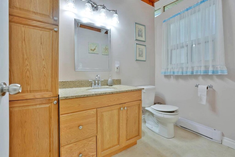 Cottages (Canada, Kirkfield, Ontario)