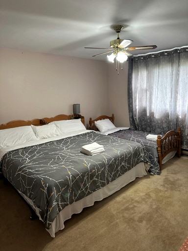 Cottages (Canada, Kirkfield, Ontario)