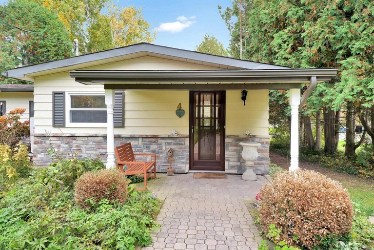 Rustic Family Cottage with Spectacular Sunset Views on Canal Lake, Near Kawartha Lakes, Ontario