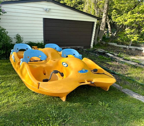 Cottages (Canada, Kirkfield, Ontario)