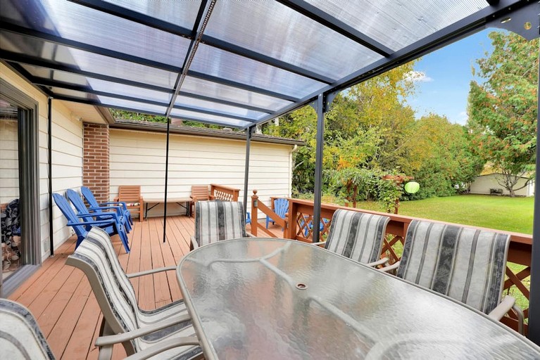 Cottages (Canada, Kirkfield, Ontario)