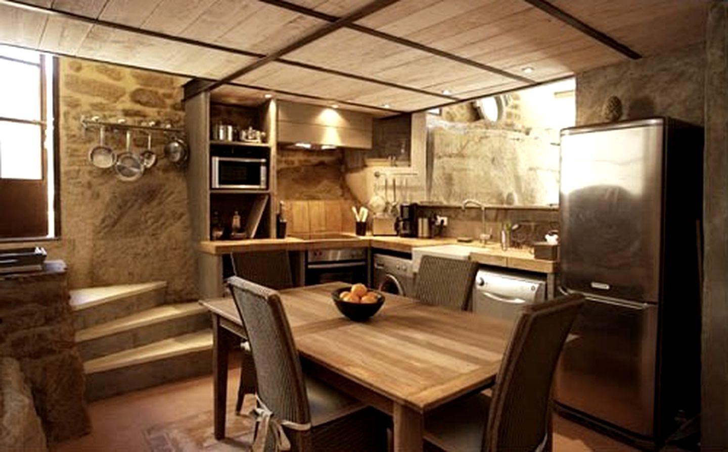 Rustic Cottage with Modern Furnishings and Private Pool near Marseille, France