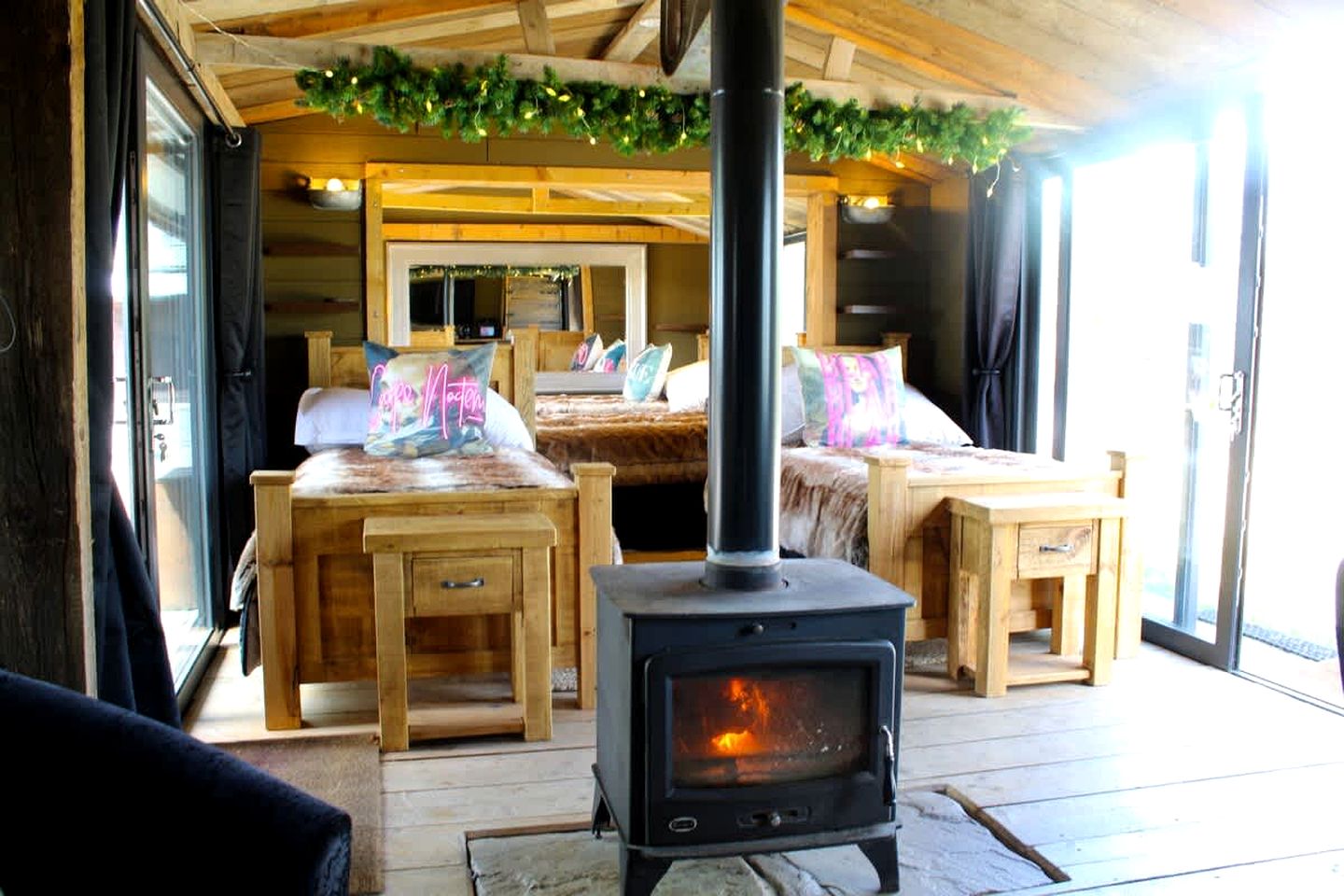 Halcyon Countryside Cabin Sanctuary near Lincolnshire Wolds in Lincolnshire
