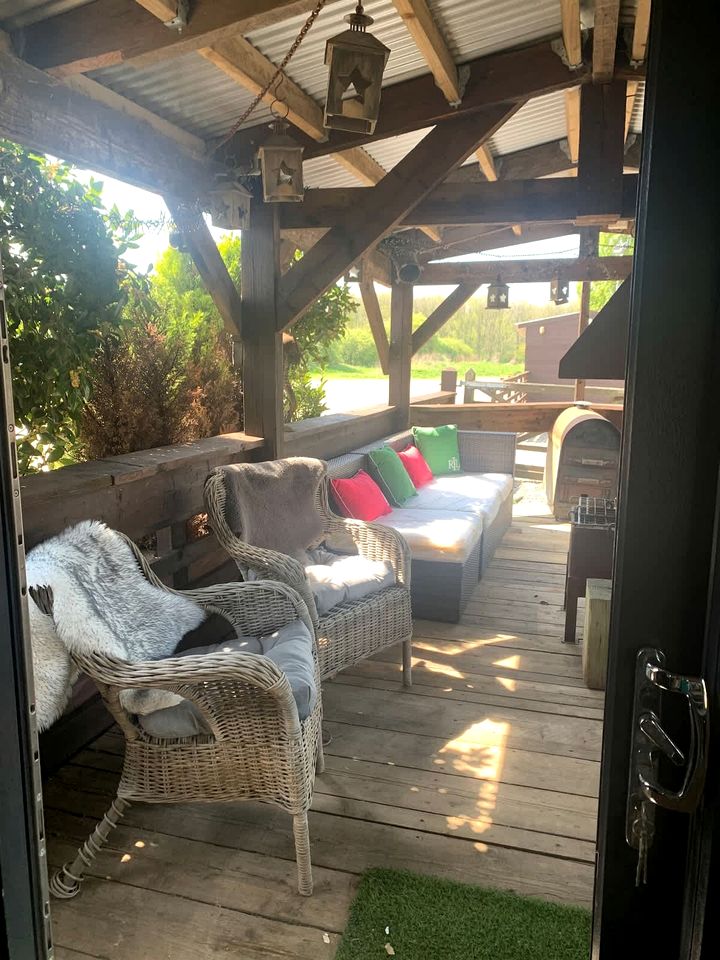 Halcyon Countryside Cabin Sanctuary near Lincolnshire Wolds in Lincolnshire