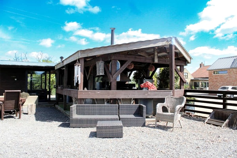 Cabins (United Kingdom, Faldingworth, Lincolnshire)
