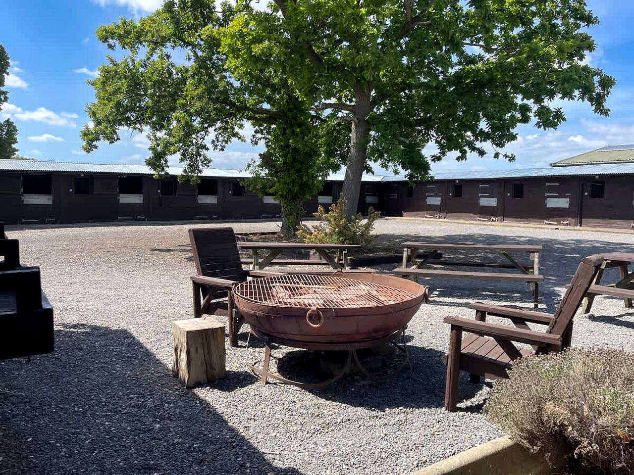 Halcyon Countryside Cabin Sanctuary near Lincolnshire Wolds in Lincolnshire