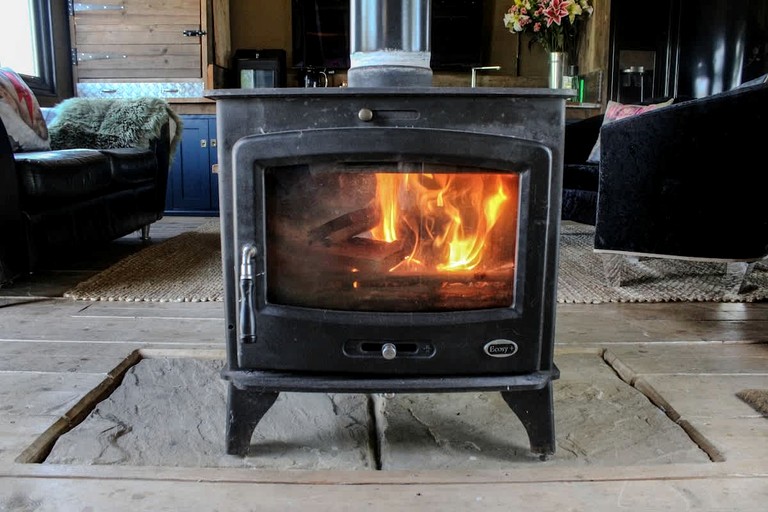 Cabins (United Kingdom, Faldingworth, Lincolnshire)