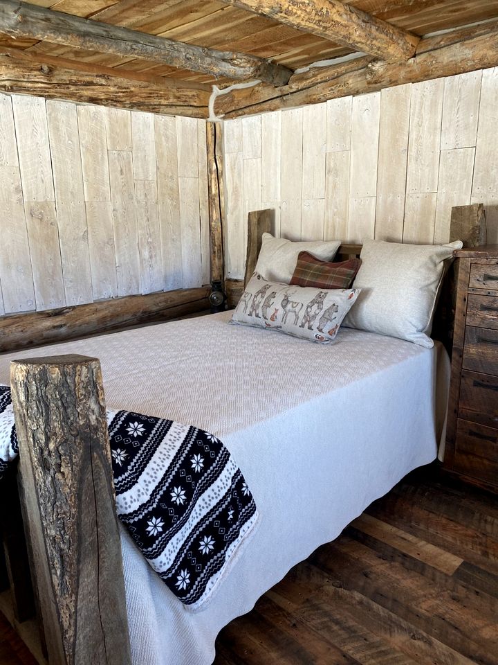Trapper's Cabin on Firetower Ranch in Ennis, MT