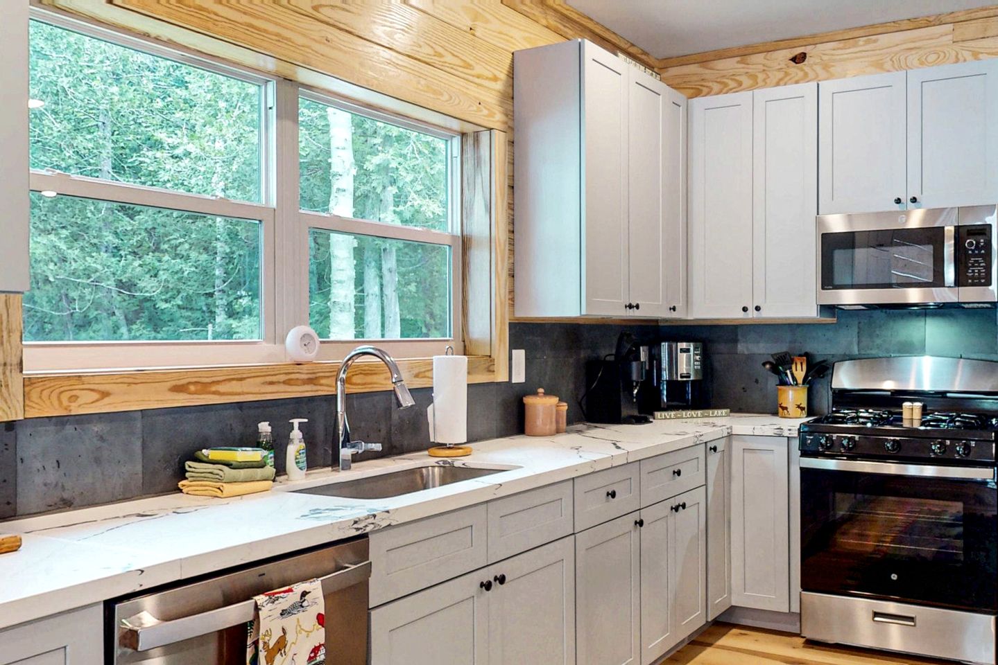 Lush Lakefront Cabin Sanctuary Near Moosehead Lake, Maine