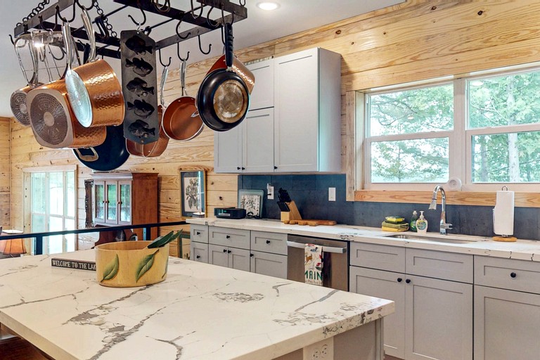 Cabins (United States of America, Greenville, Maine)