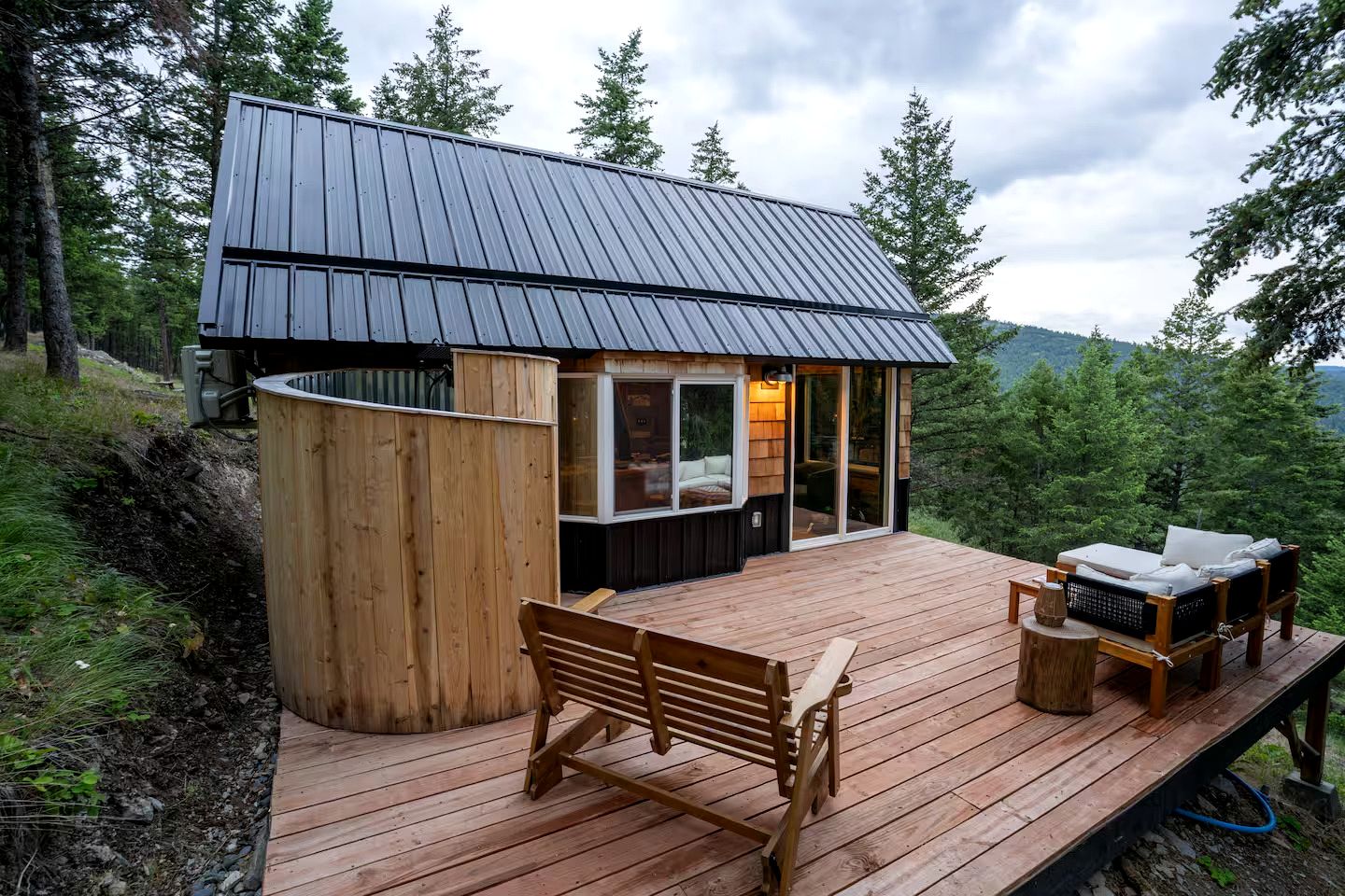 Rustic Elegance Cabin with Outdoor Shower & Mountain Views near Glacier National Park, Montana