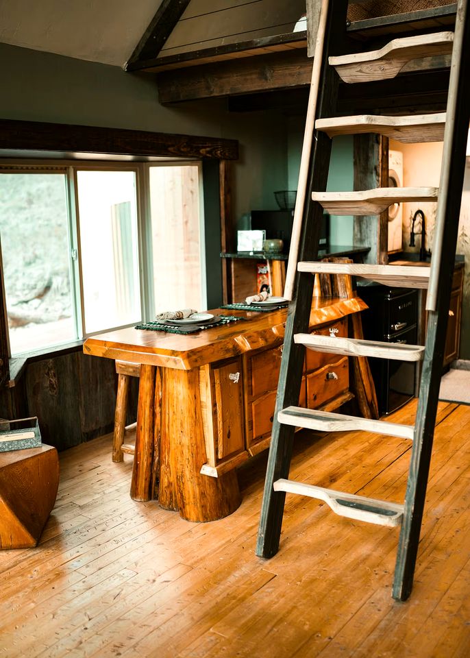Rustic Elegance Cabin with Outdoor Shower & Mountain Views near Glacier National Park, Montana