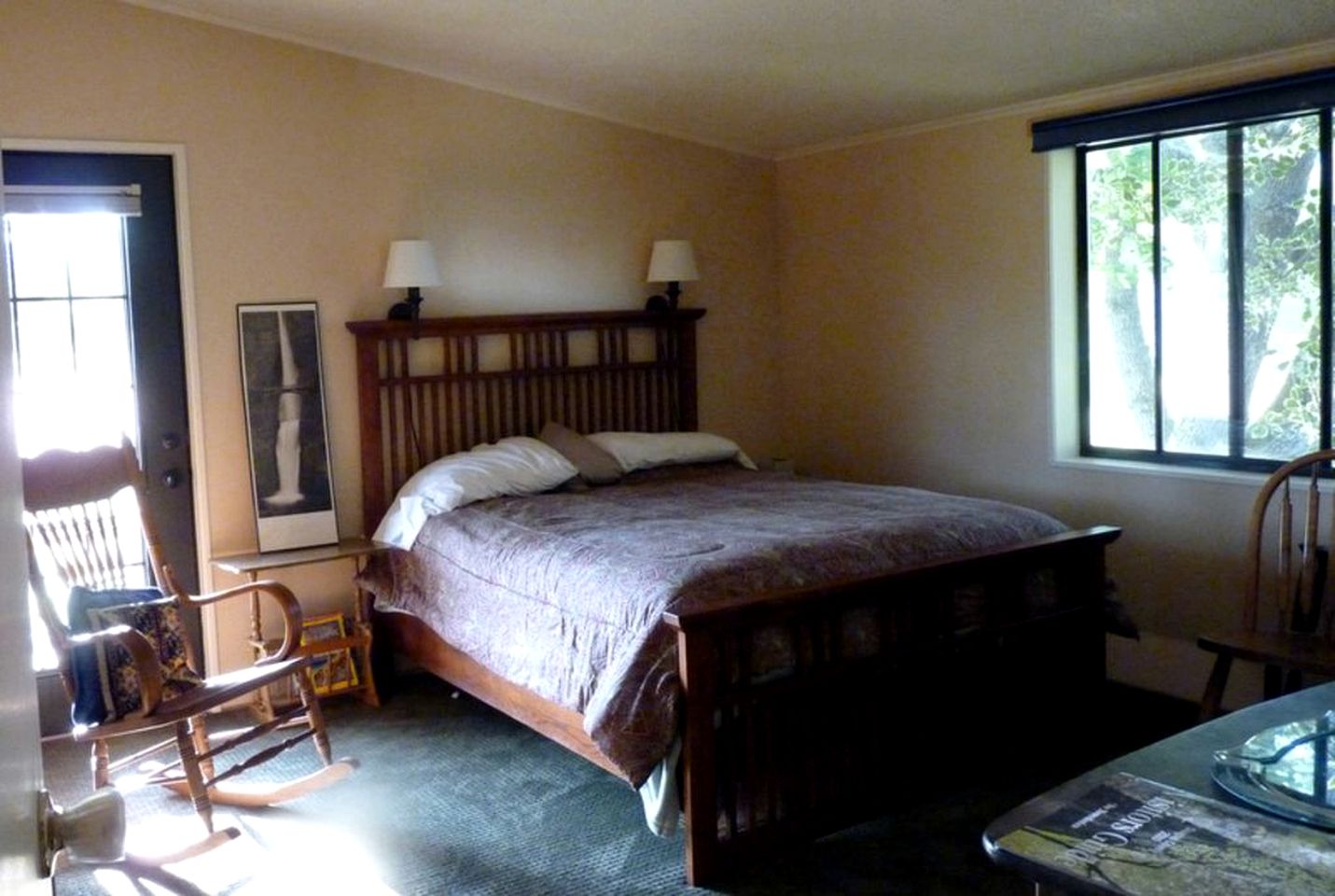 Rural Cottage for Rent with a Secluded Swimming Hole near Eugene, Oregon