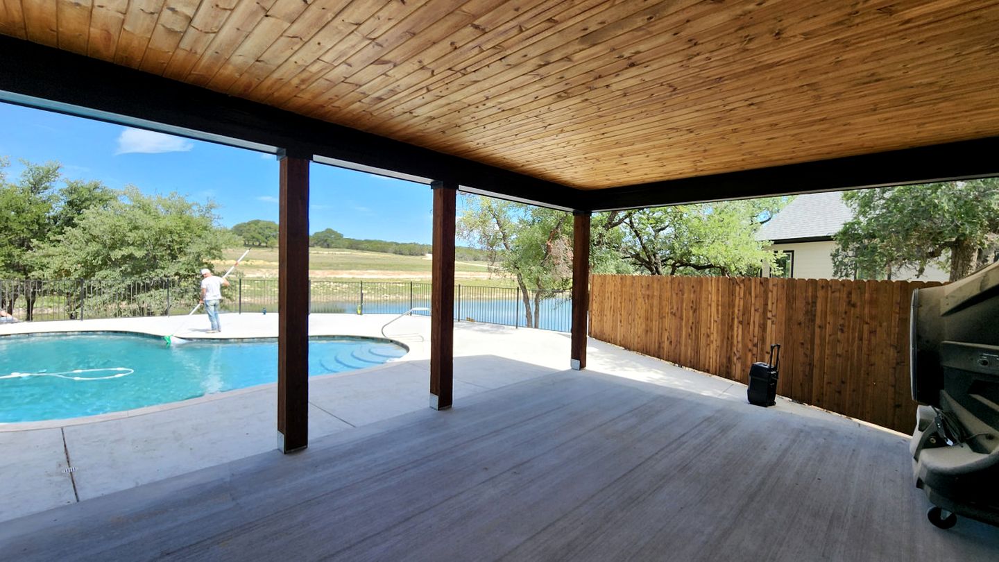 Rustic Elegant Ranch with Pool, Lake and Landscape Views in Texas