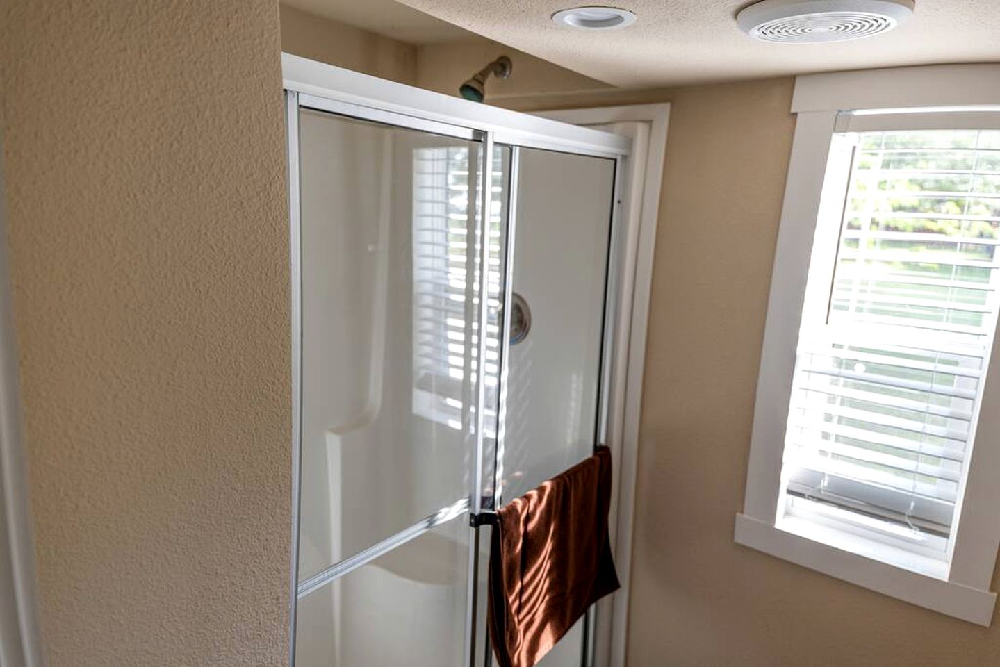 Rustic Elegance in Texas - Amazing Glamping Getaways in this Chilton Cabin Rental