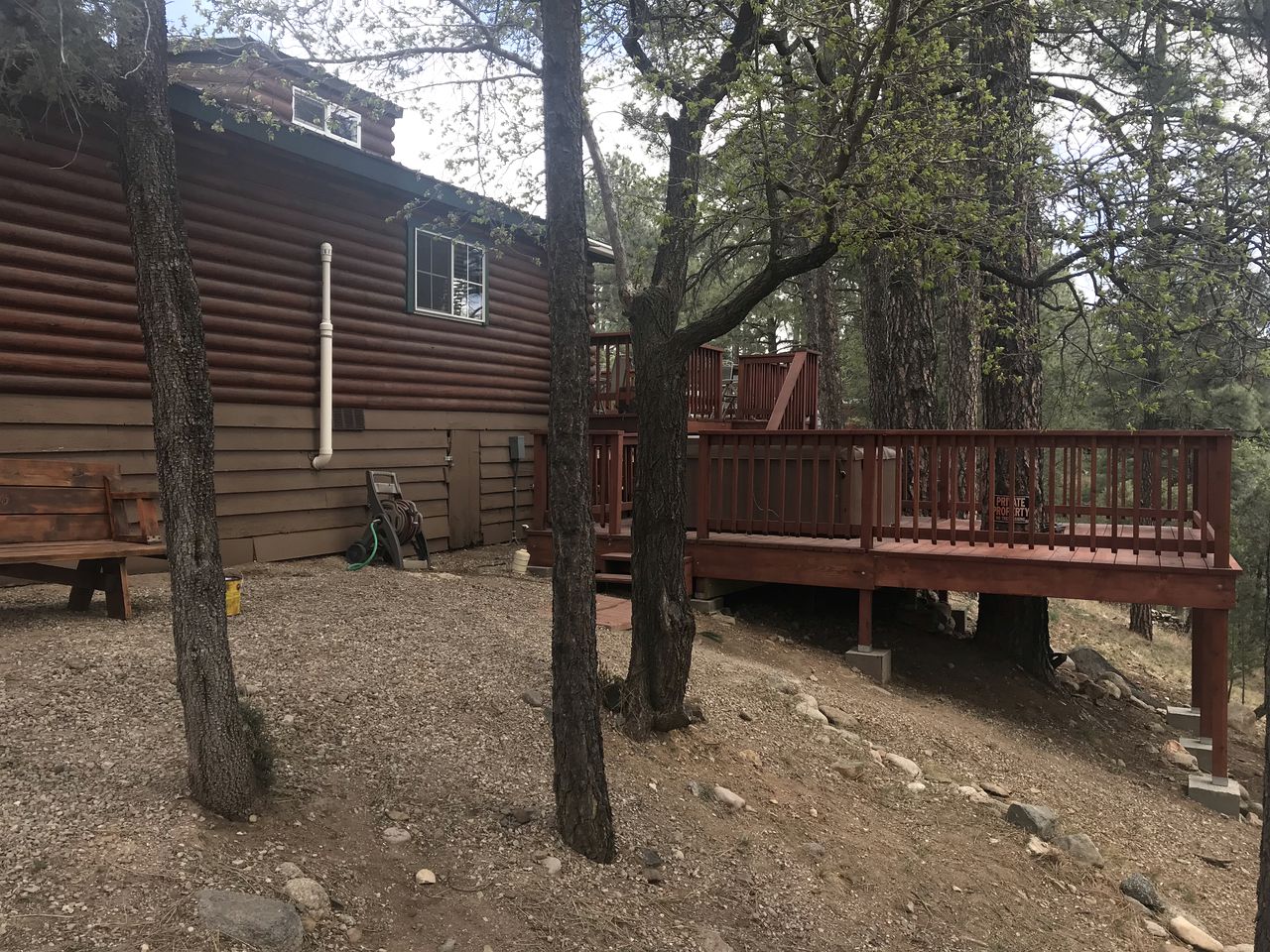 Rustic Family Cabin with a Luxurious Hot Tub in Ruidoso, New Mexico