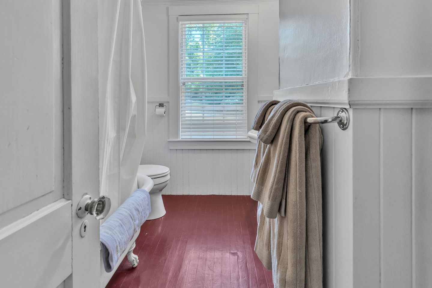 Cute Rustic Farmhouse Cottage Near the Coast in Southwest Harbor, Maine