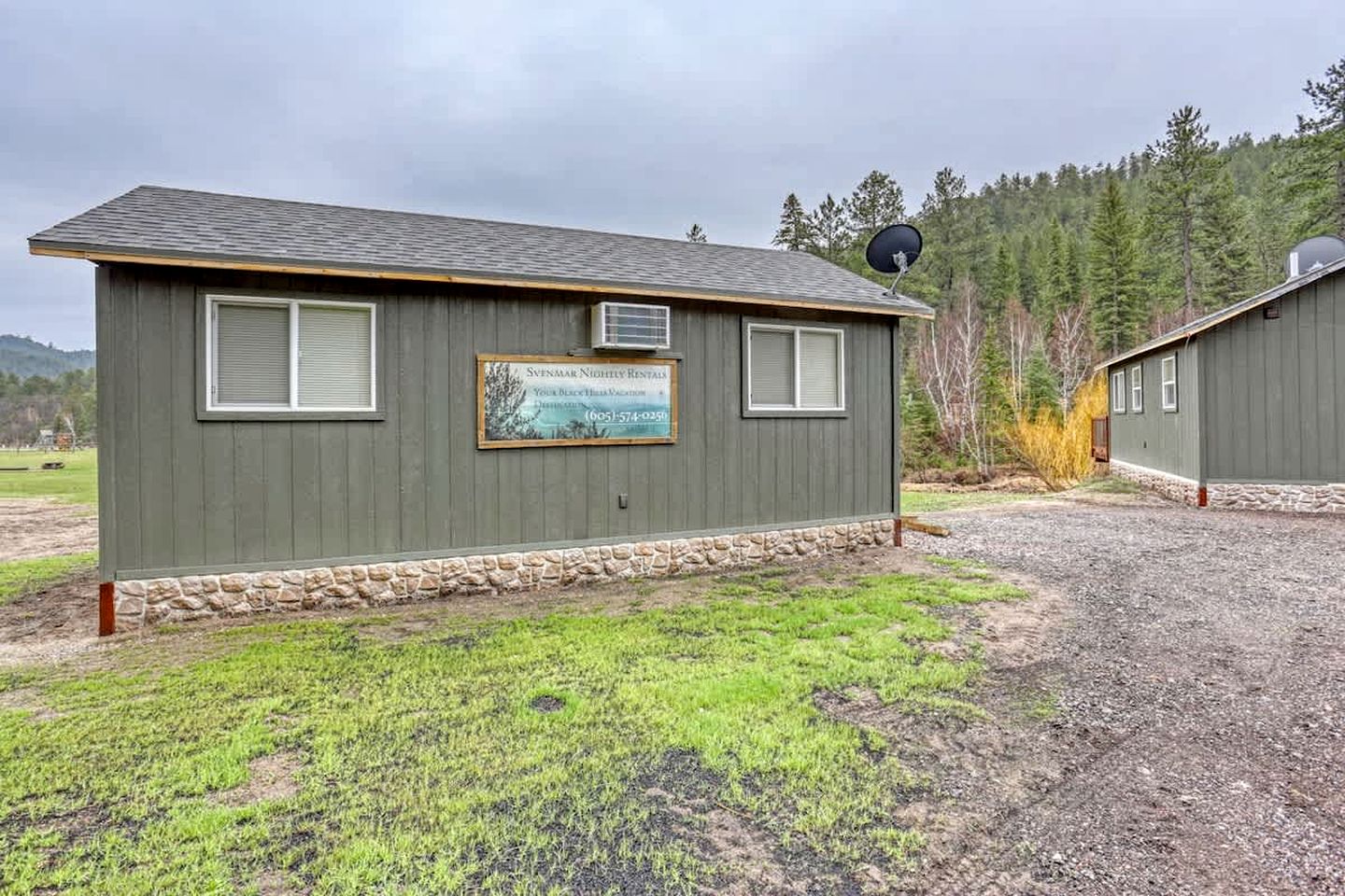 Charming Rustic Cabin Oasis near Black Hills Mountain in South Dakota