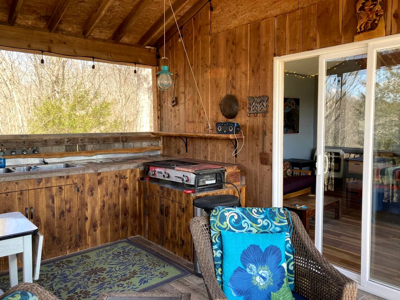 Rustic Glamping Cabin in Hartsburg, Missouri, Ideal to Explore Hart Creek Conservation Area