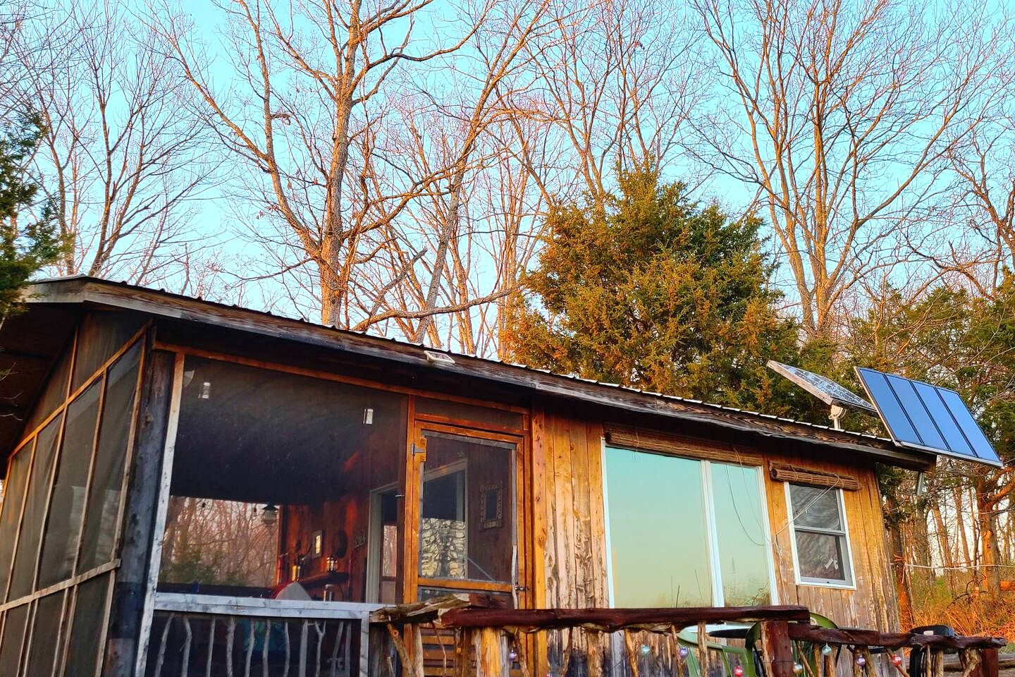 Rustic Glamping Cabin in Hartsburg, Missouri, Ideal to Explore Hart Creek Conservation Area