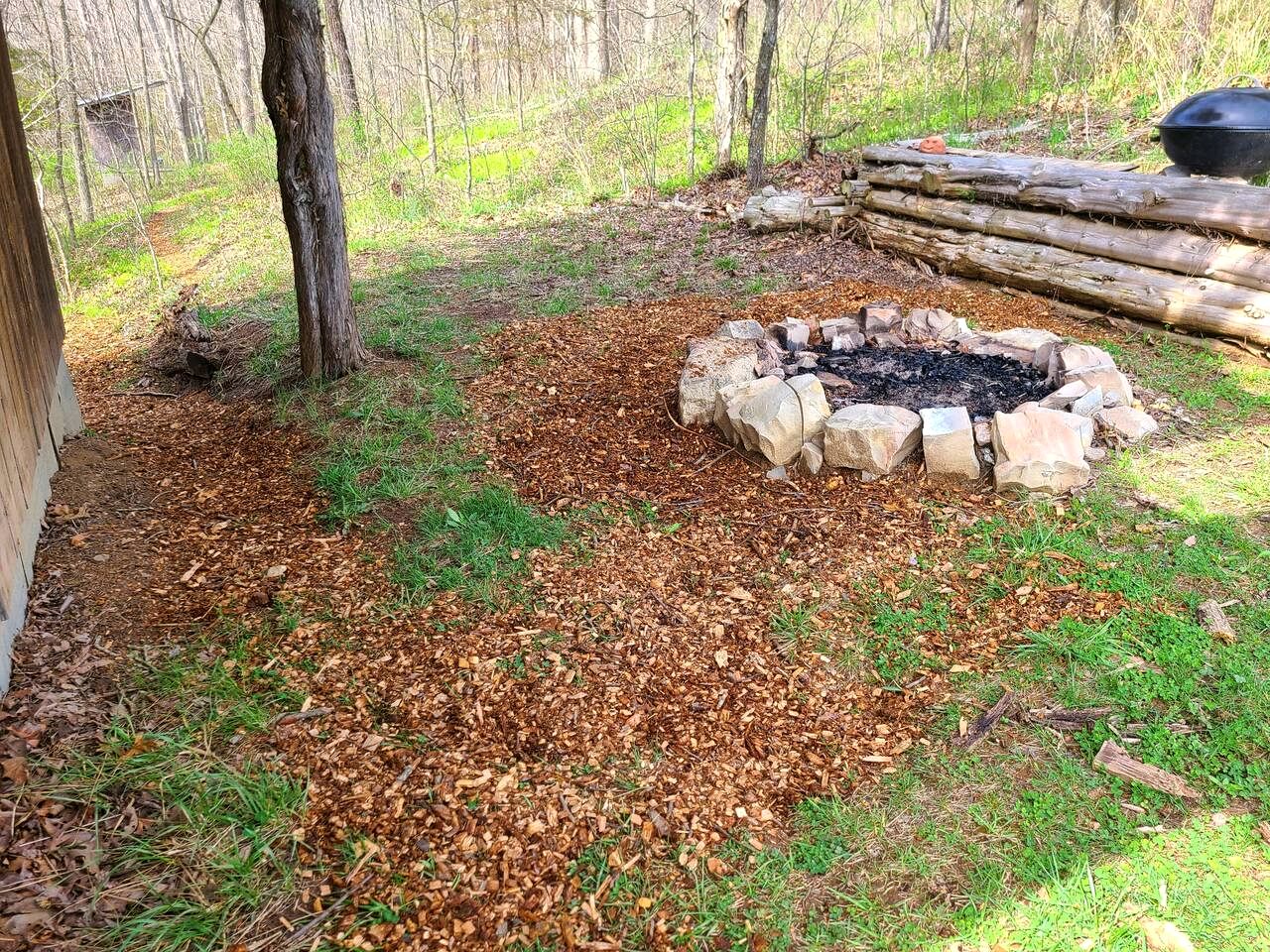 Rustic Glamping Cabin in Hartsburg, Missouri, Ideal to Explore Hart Creek Conservation Area