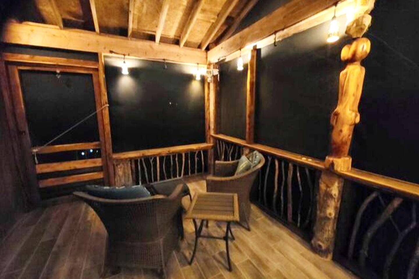 Rustic Glamping Cabin in Hartsburg, Missouri, Ideal to Explore Hart Creek Conservation Area