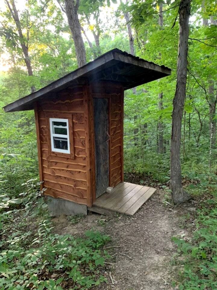 Rustic Glamping Cabin in Hartsburg, Missouri, Ideal to Explore Hart Creek Conservation Area