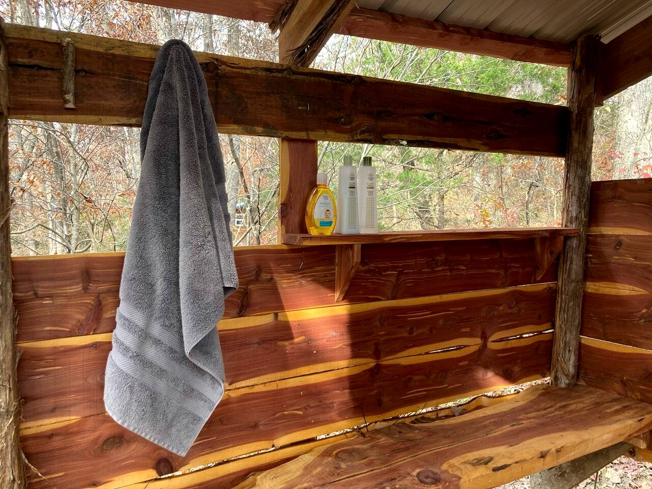 Rustic Glamping Cabin in Hartsburg, Missouri, Ideal to Explore Hart Creek Conservation Area