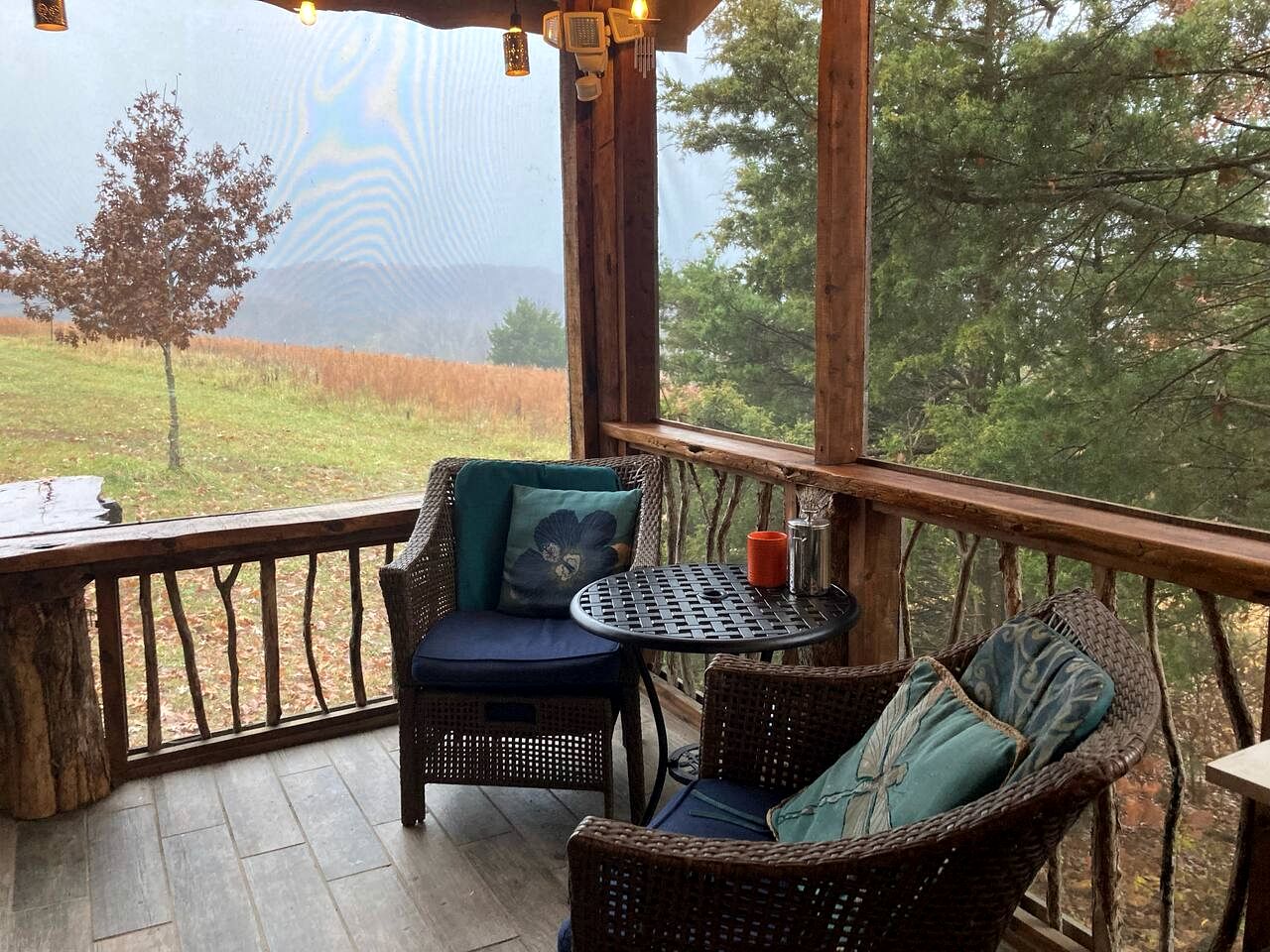 Rustic Glamping Cabin in Hartsburg, Missouri, Ideal to Explore Hart Creek Conservation Area