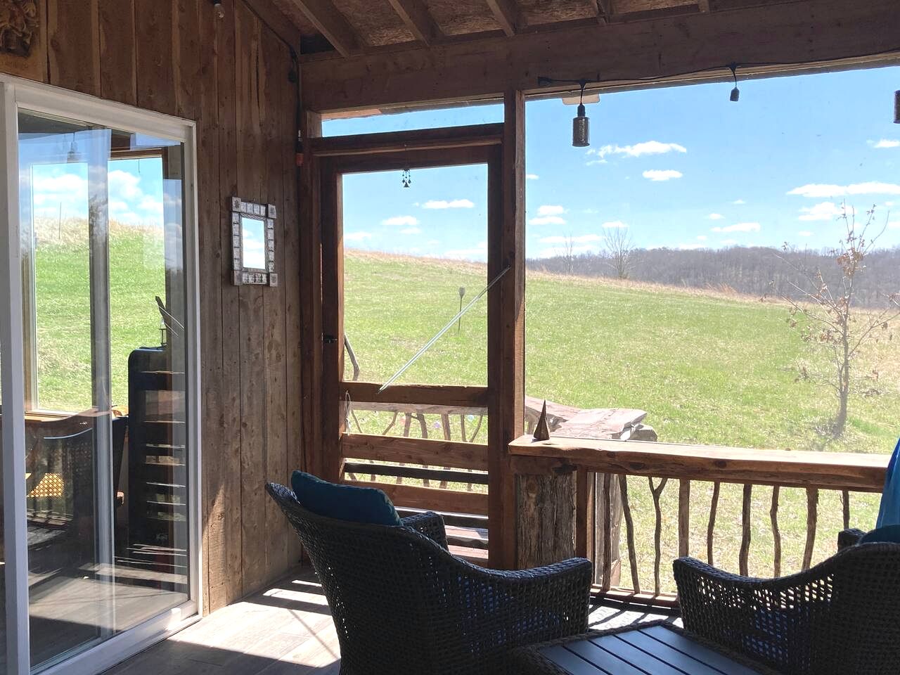 Rustic Glamping Cabin in Hartsburg, Missouri, Ideal to Explore Hart Creek Conservation Area