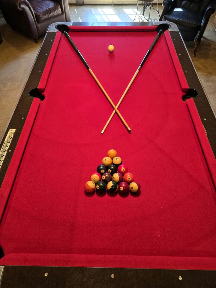 Cozy Cabin with Pool Table for a Relaxing Romantic Escape near Chickamauga, Georgia