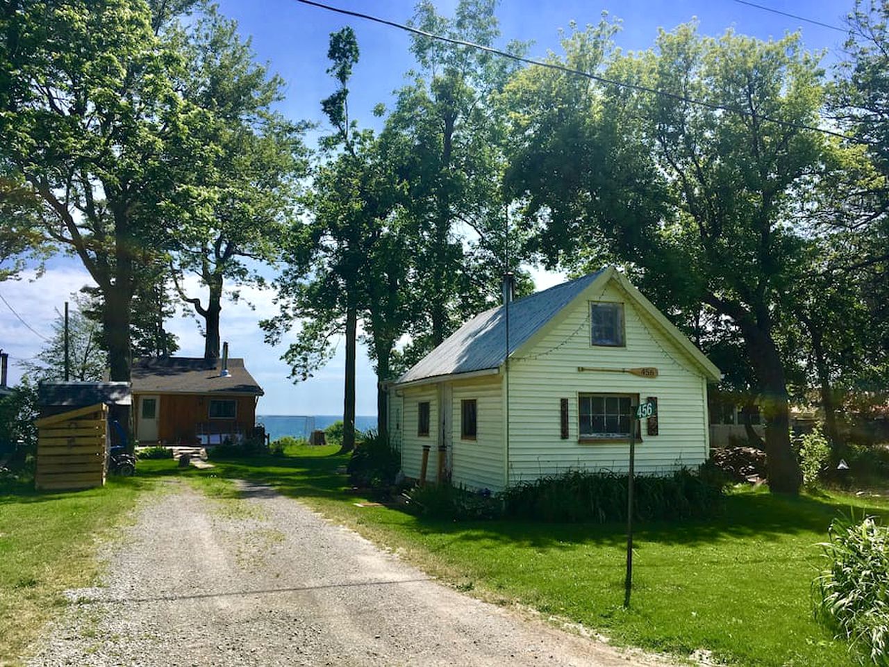 Rustic Cottage on Lake Erie, Ontario