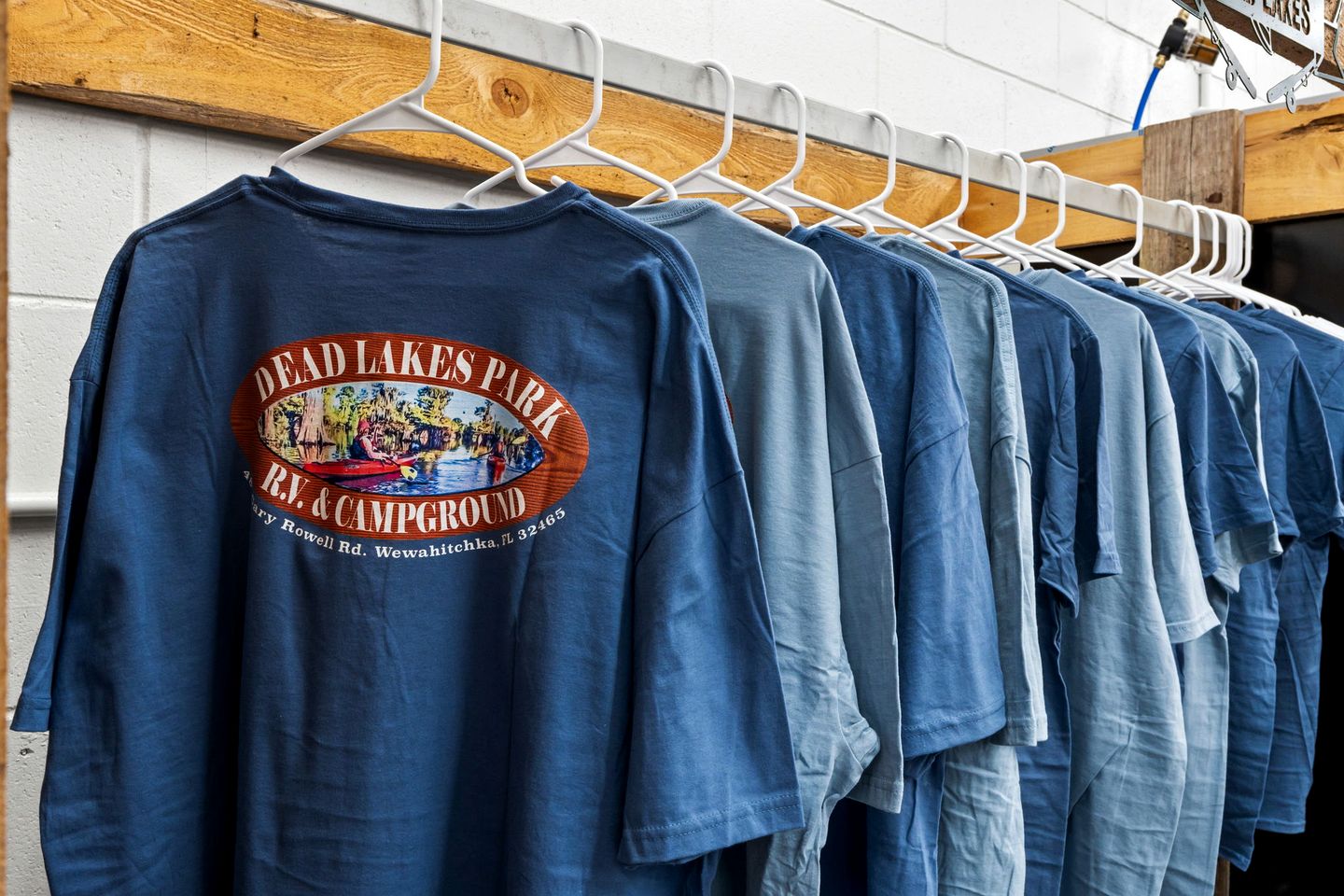 Rustic Lakefront Glamping Under the Stars with River Accesss & Kayaking in Wewahitchka, Florida