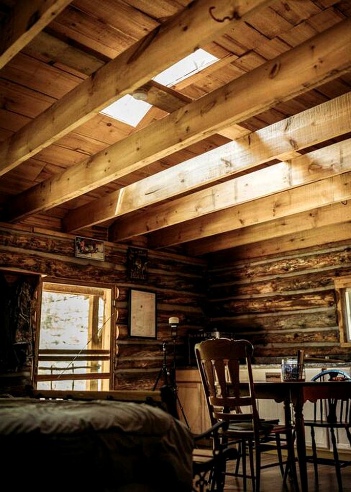 Rustic Log Cabin, Ideal for a New York Glamping Getaway