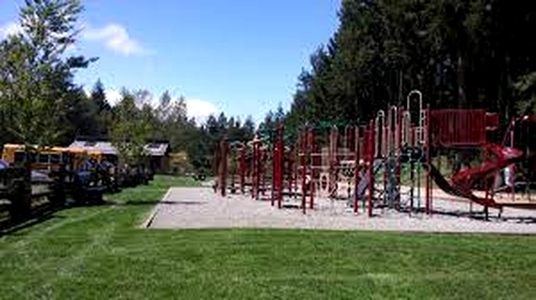 Log Cabins (Canada, Duncan, British Columbia)