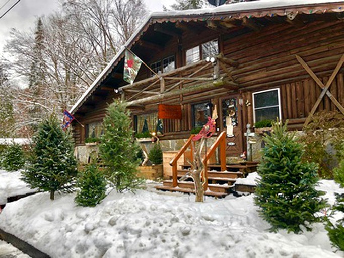 Cabins (Lisbon, New Hampshire, United States)