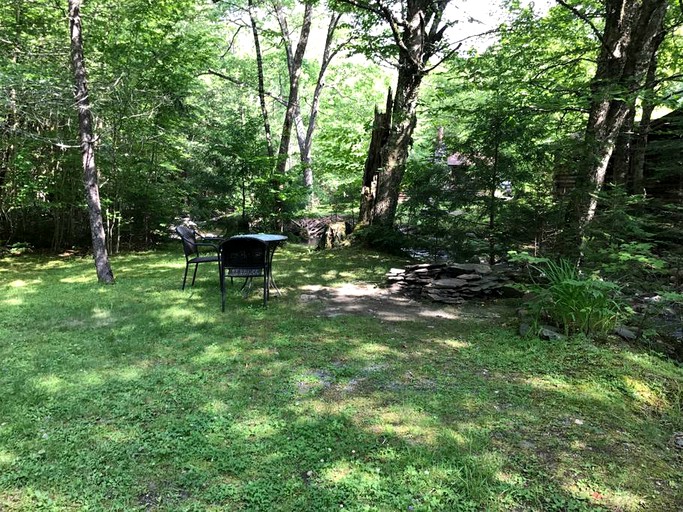 Cabins (Lisbon, New Hampshire, United States)