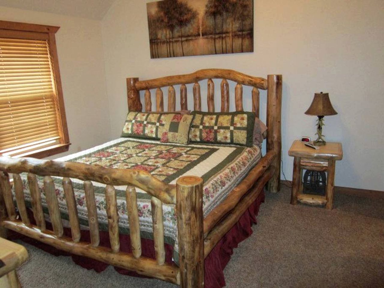 Rustic Luxury Cabin Getaway in a Gated Community in Branson West, Missouri