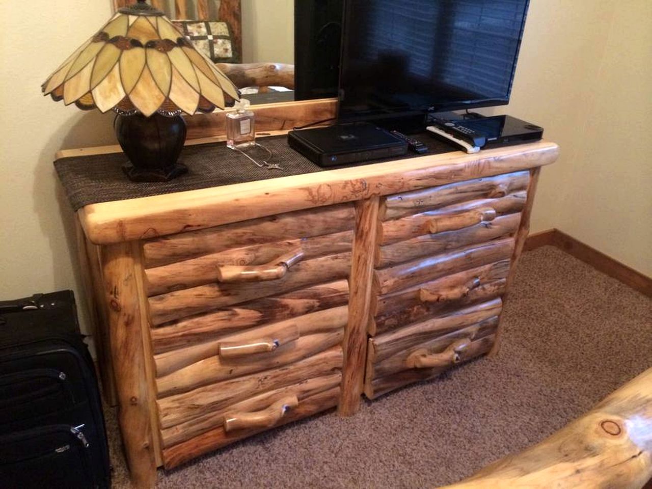 Rustic Luxury Cabin Getaway in a Gated Community in Branson West, Missouri