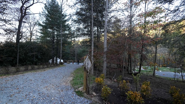 Bell Tents (United States of America, Waynesville, North Carolina)