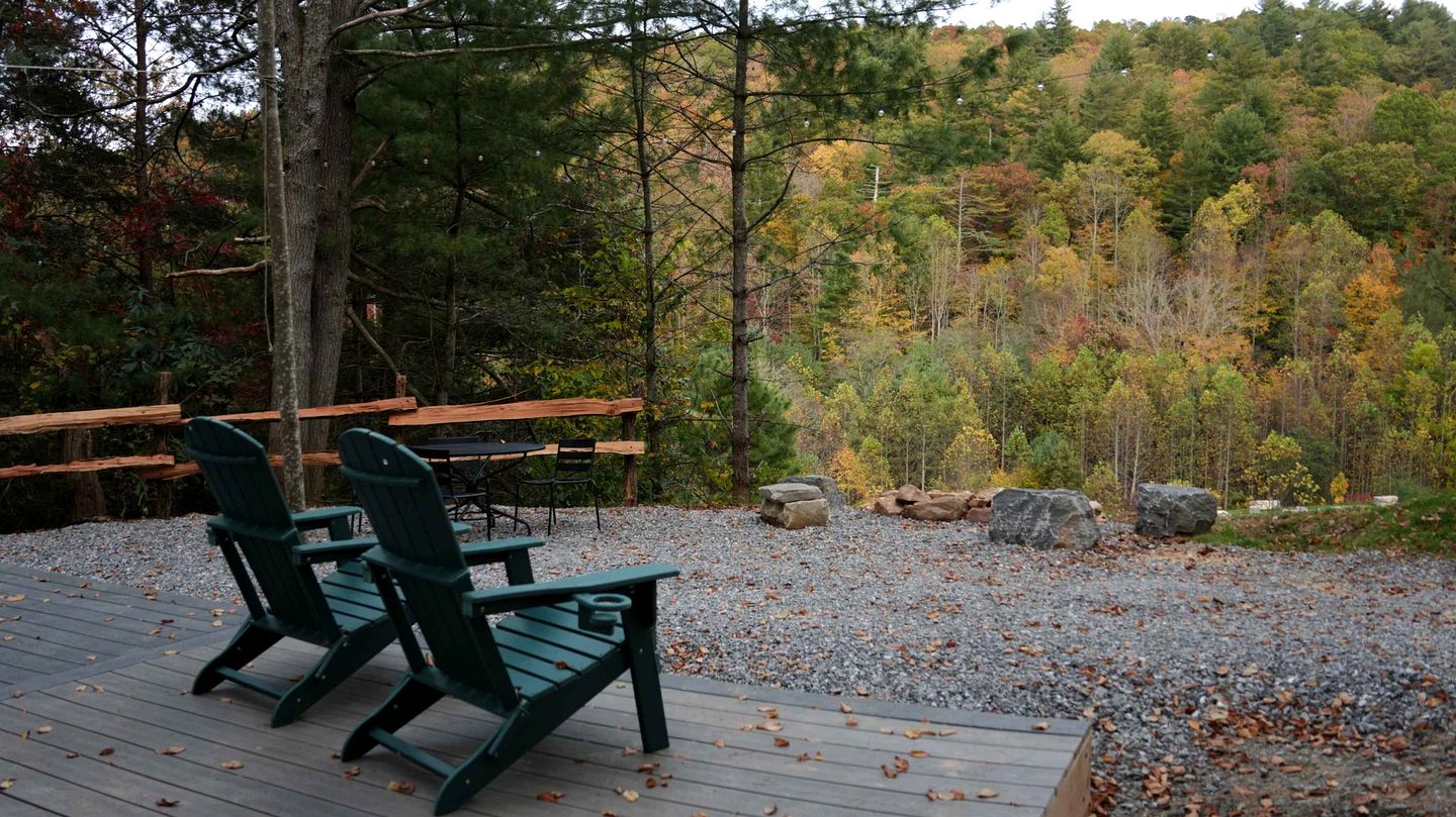 Rustic Luxury Glamping Hideaway with Elevated Deck, Hot Tub, and Fire Pit in Waynesville, North Carolina
