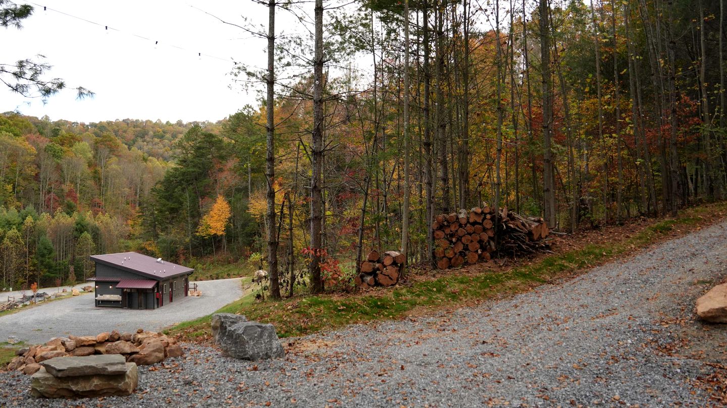 Rustic Luxury Glamping Hideaway with Elevated Deck, Hot Tub, and Fire Pit in Waynesville, North Carolina