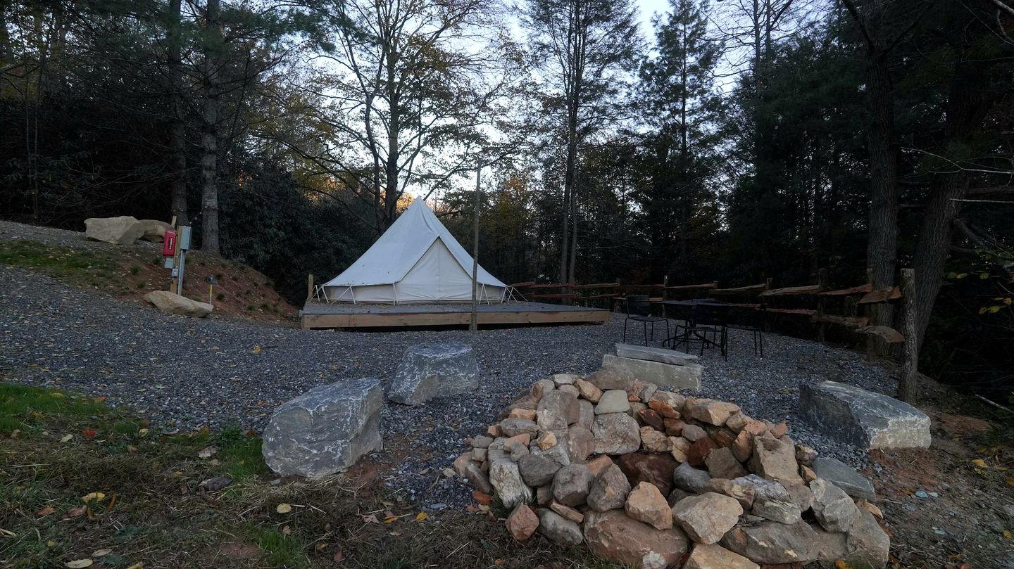 Bell Tents (United States of America, Waynesville, North Carolina)
