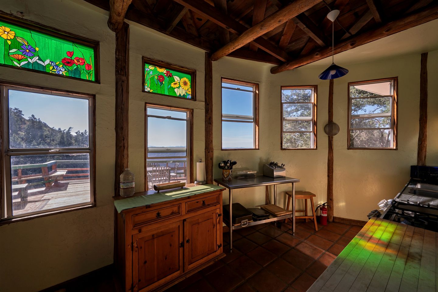Rustic Mountain Lodge with Ocean Views near Palomar Observatory, Palomar Mountain CA